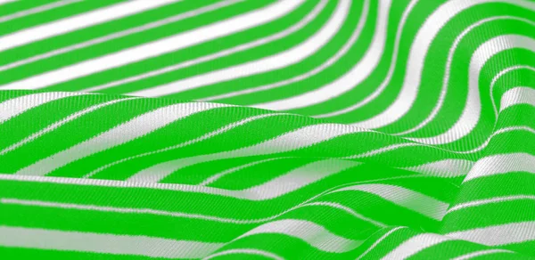 Kain bergaris sutra. garis-garis putih hijau. Ini indah, super — Stok Foto