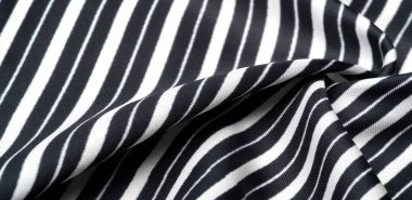  ipek çizgili kumaş. Siyah ve beyaz çizgiler. Bu güzel, s