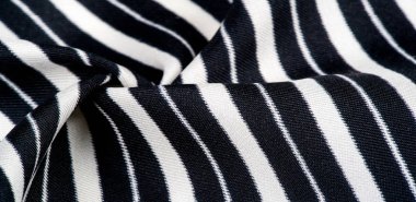  ipek çizgili kumaş. Siyah ve beyaz çizgiler. Bu güzel, s