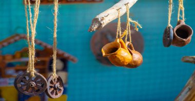 Doku, arka plan, desen. Halk sanatı, yüksek sıcaklıkta kil ateşleme işlemiyle elde edilen seramik damarlar