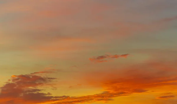 Foto Céu Incrivelmente Belo Panorama Pôr Sol Céu Amanhecer Todos — Fotografia de Stock