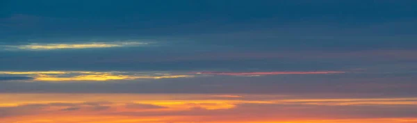 Fotografie Oblohy Mraky Východy Slunce Západy Slunce Oranžovo Žluté Tóny — Stock fotografie