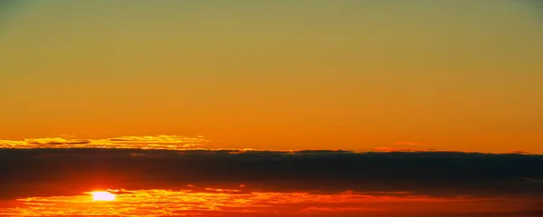 Foto Van Hemel Met Wolken Zonsopgangen Zonsondergangen Oranje Gele Tinten — Stockfoto