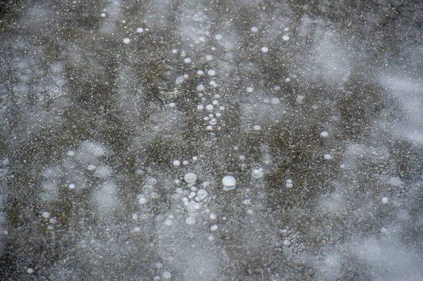 Winterlandschaft Eis Auf Der Quelle Gefrorenes Wasser Ein Brüchiger Transparenter — Stockfoto