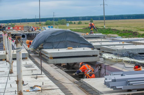 Híd Építése Helyi Úton Névtelen Szegecs 2019 Tatarstan Russia — Stock Fotó