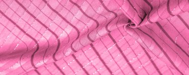 Tasarım arka plan dokusu, lurex çizgili kırmızı ipek kumaş, taze ve rahat bir stil için mükemmel..