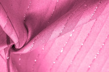 Tasarım arka plan dokusu, lurex çizgili kırmızı ipek kumaş, taze ve rahat bir stil için mükemmel..