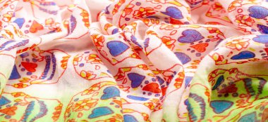 Jolly Roger kadın atkısı Jolly Roger, saldırmaya hazırlanan korsan gemisini tanımlamak için kullanılan bayrakların geleneksel İngilizce adıdır.