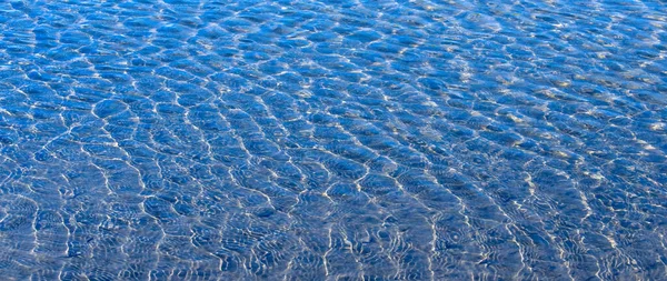 Fotografía Verano Día Caluroso Juego Luz Las Olas Una Playa — Foto de Stock