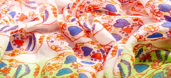 Jolly Roger kadın atkısı Jolly Roger, saldırmaya hazırlanan korsan gemisini tanımlamak için kullanılan bayrakların geleneksel İngilizce adıdır.