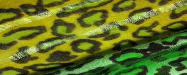 Doku, arkaplan, desen, ipek kumaş yeşil, leopar desenli. Hafif leopar desenli ipek tasarımınız için mükemmel, şık görünüyor ve kaba değil.!