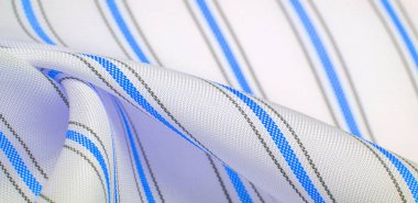 kabartma çizimi, kompozit tekstil, yoğun ipek kumaş beyazı, akuamarin, gök mavisi, güney, mavi ve gri çizgiler, kumaşa bir inme, dar bir şerit. özellik, çizgi, çizgi, çizgi, iz,