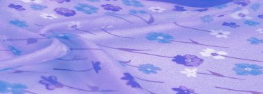 Arkaplan deseni, ipek kumaş, eflatun arkaplanda küçük çiçekler, baskılı ince bir gök mavisi rengi. Çiçek tasarımı