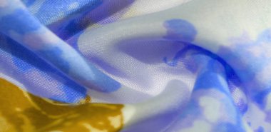 Doku desenli pamuk kumaş. Beyaz arka planda güller. Tasarımları, projeleri, duvar kağıtlarını işlemek için çok kullanışlı ve ideal. Bu kumaşla projeleriniz en iyisi olacak.