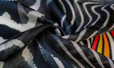 Tedoku deseni, ipek kumaş, Afrika teması, kumaş baskısı, neşeli desen projeyi süsleyecek. Özgürlük temasının iki yönlü doğası, cennet, cehennem, egzotik banallik, rüya gerçekliği