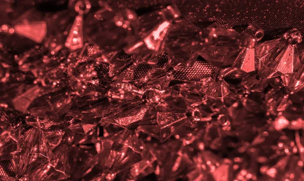 Vykort Bakgrund Konsistens Mörkröd Silke Tyg Dekorerad Med Röda Glaspärlor — Stockfoto