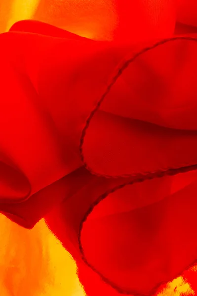 Geçmişi Dokusu Deseni Kırmızı Ipek Kumaşı Kızaran Kırmızı Çiçekli Gülü — Stok fotoğraf