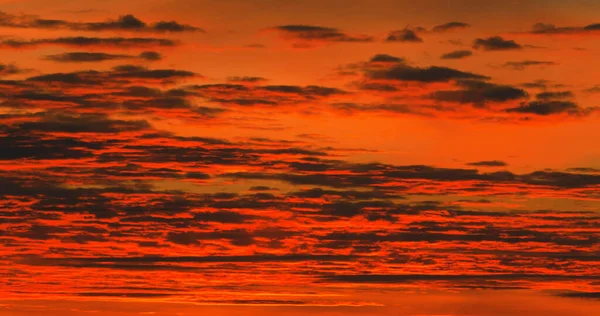 Wolken Bilden Eine Sichtbare Masse Kondensiertem Wasserdampf Der Der Atmosphäre — Stockfoto