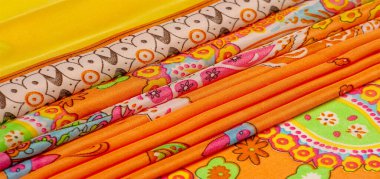 Doku, arkaplan, desenli ipek kumaş, Hint teması geleneksel şal desenli elementleri bohem desenli, dekoratif kumaş tasarım ve aksan projeleriniz için, çok renkli.