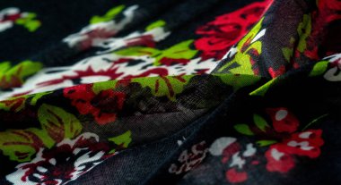 Doku arkaplanı, koyu mavi ipek kumaş, güllerle boyanmış renkler, mavi beyaz, kırmızı, kırmızı, beyaz, yeşil, yeşil.