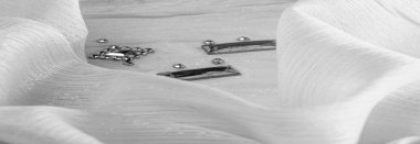 Arkaplan tasarımı dokusu, ipek desen, dekoratif taşlarla kaplı beyaz kumaş.