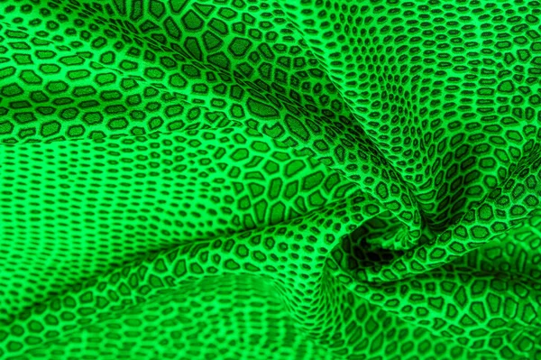 绿色丝织物 动物皮 所有项目都是新的 由设计师在我们的工作室设计 他们在织物摄影和最终产品的使用方面有深入的知识 — 图库照片