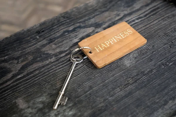 Llave Plata Vieja Con Una Etiqueta Madera Impresa Con Mensaje —  Fotos de Stock