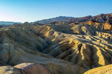 Zabriskie noktası Ölüm Vadisi Milli Parkı Kaliforniya'da Ölüm Vadisi doğusunda bulunan amargosa aralığı bir parçasıdır