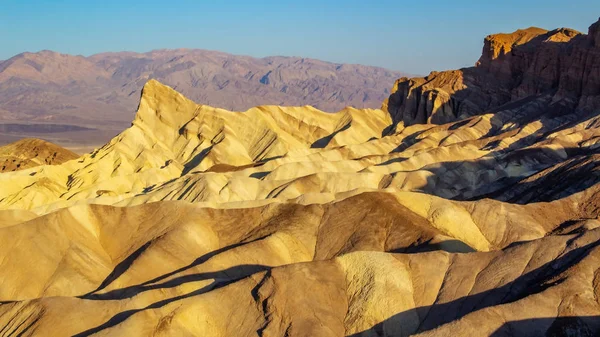 Zabriskie point je součástí amargosa range východně od death valley se nachází v národním parku death valley v Kalifornii — Stock fotografie