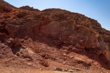 güzel ilham verici manzara - kırmızı taş Death Valley Milli Parkı bir kaya