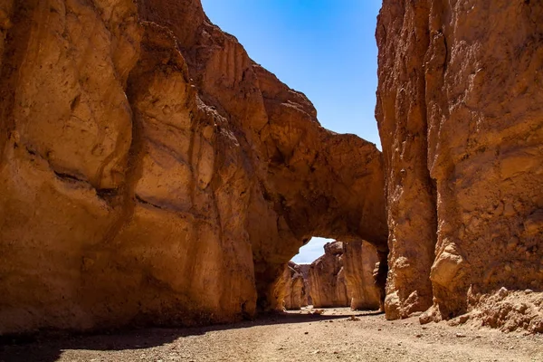 Ölüm Vadisi Milli park california köprüsünde güzel doğal taş kemer