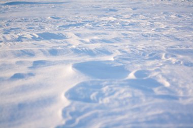 Taze kar dokusunun mavi tonda arkaplanı