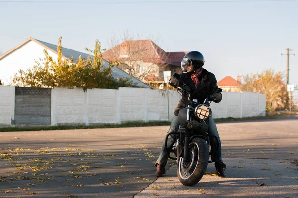 Man Old Custom Cafe Racer Motorcycle Forest Sunset — Stock Photo, Image