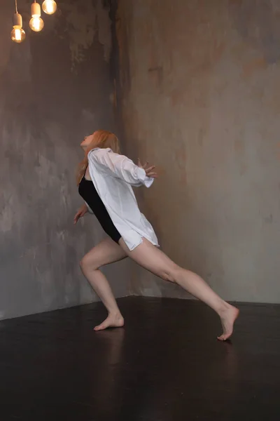 Vacker Smal Ung Kvinnlig Modern Jazz Modern Stil Balettdansös Klädd — Stockfoto