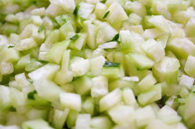 doğranmış sebze. Yeşil salatalık