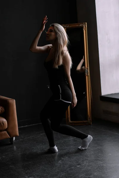 Schöne Schlanke Junge Frau Modernen Jazz Zeitgenössischen Stil Ballett Tanz — Stockfoto