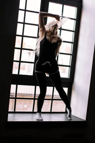Beautiful Slim Young Female Modern Jazz Contemporary Style Ballet Dancert — Stock Photo, Image
