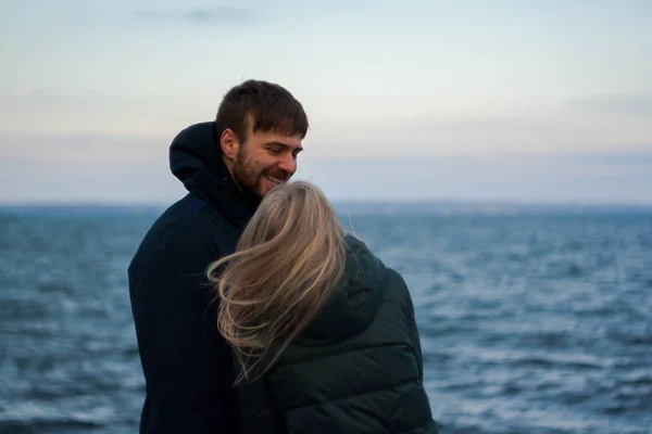 História Amor Inverno Casal Mar — Fotografia de Stock