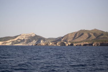 Yattan Balear Adaları 'na bir görüntü. Akdeniz 'in güzel manzarası