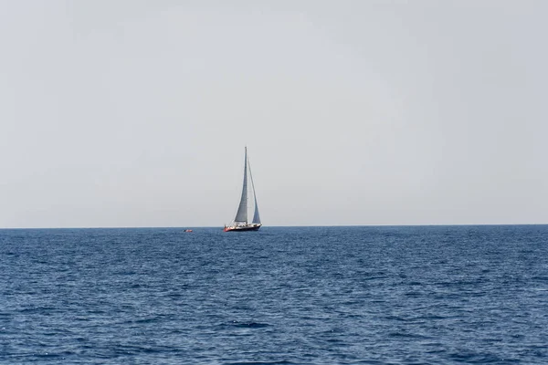 Yacht Sailing Mediterranean Sea Sunny Day — Stock Photo, Image