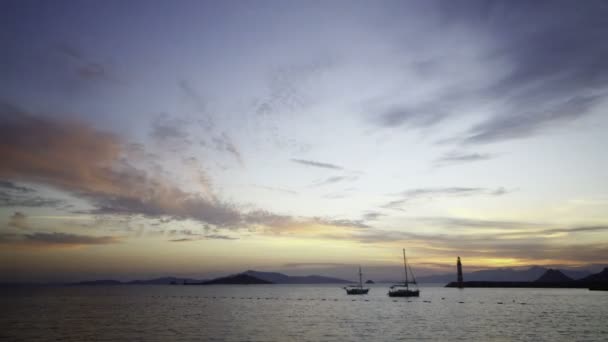 Turgutreisの海辺の町と壮大な夕日 — ストック動画