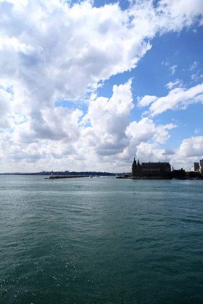 Istambul Turquia Paisagem Urbana Costeira Panorâmica Verão Com Chifre Dourado — Fotografia de Stock