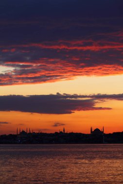 Müslüman şehir istanbul silueti ile Ramazan zamanı