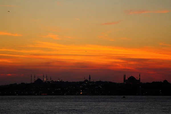 Час Рамадану Мусульманського Міста Стамбул Силует — стокове фото
