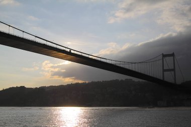 İstanbul Boğazı Köprüsü Altında