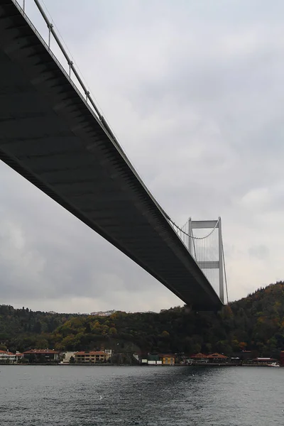 Onder Brug Van Bosporus Istanboel Turkije — Stockfoto