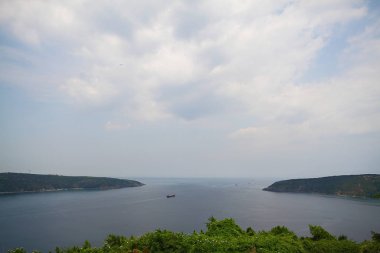İstanbul Boğazı'nda Bulutlu Bir Gün