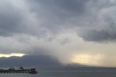 Bodrum sahil kasabası ve muhteşem gün batımı. Muğla, Sonbahar Saati ile Türkiye