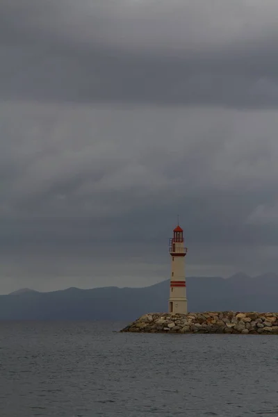 Paisaje Marino Atardecer Faro Costa Ciudad Costera Turgutreis Espectaculares Puestas —  Fotos de Stock