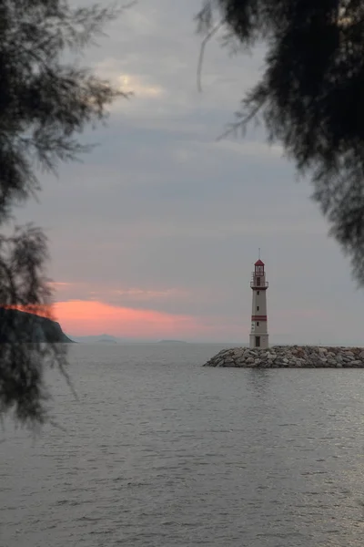 Paisagem Marinha Pôr Sol Farol Costa Cidade Costeira Turgutreis Pôr — Fotografia de Stock